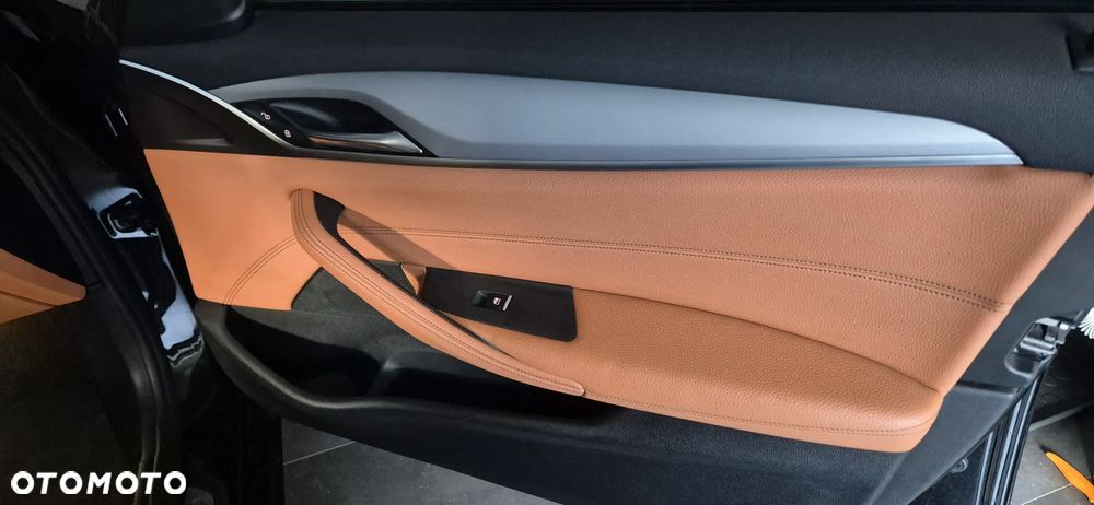 BMW Seria 5 520d Efficient Dynamics Luxury Line sport - 28