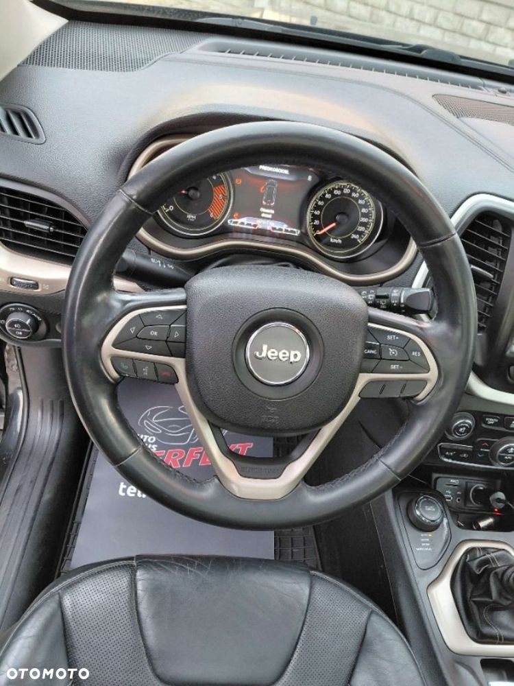Jeep Cherokee - 14