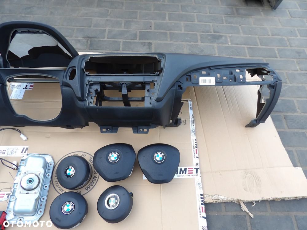 BMW - F20 - DESKA ROZDZIELCZA , KOKPIT , KONSOLA - BEZ NAWIGACJI - PODUSZKA KIEROWCY I PASAŻERA - NAPINACZE - DEMONTAŻ - ORYGINAŁ - 3