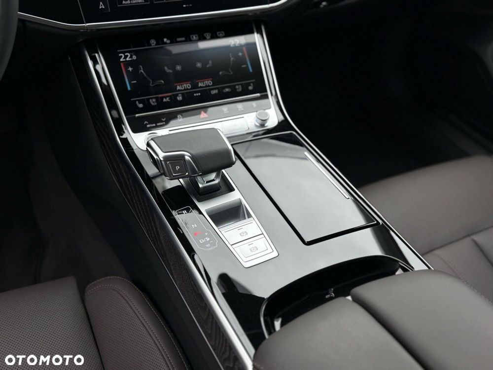 Audi A8 - 30