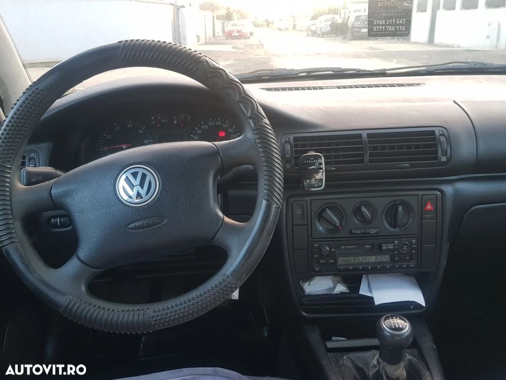 Volkswagen Passat Standard - 11