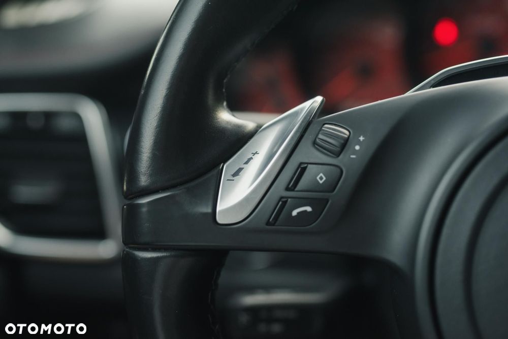 Porsche Panamera - 30