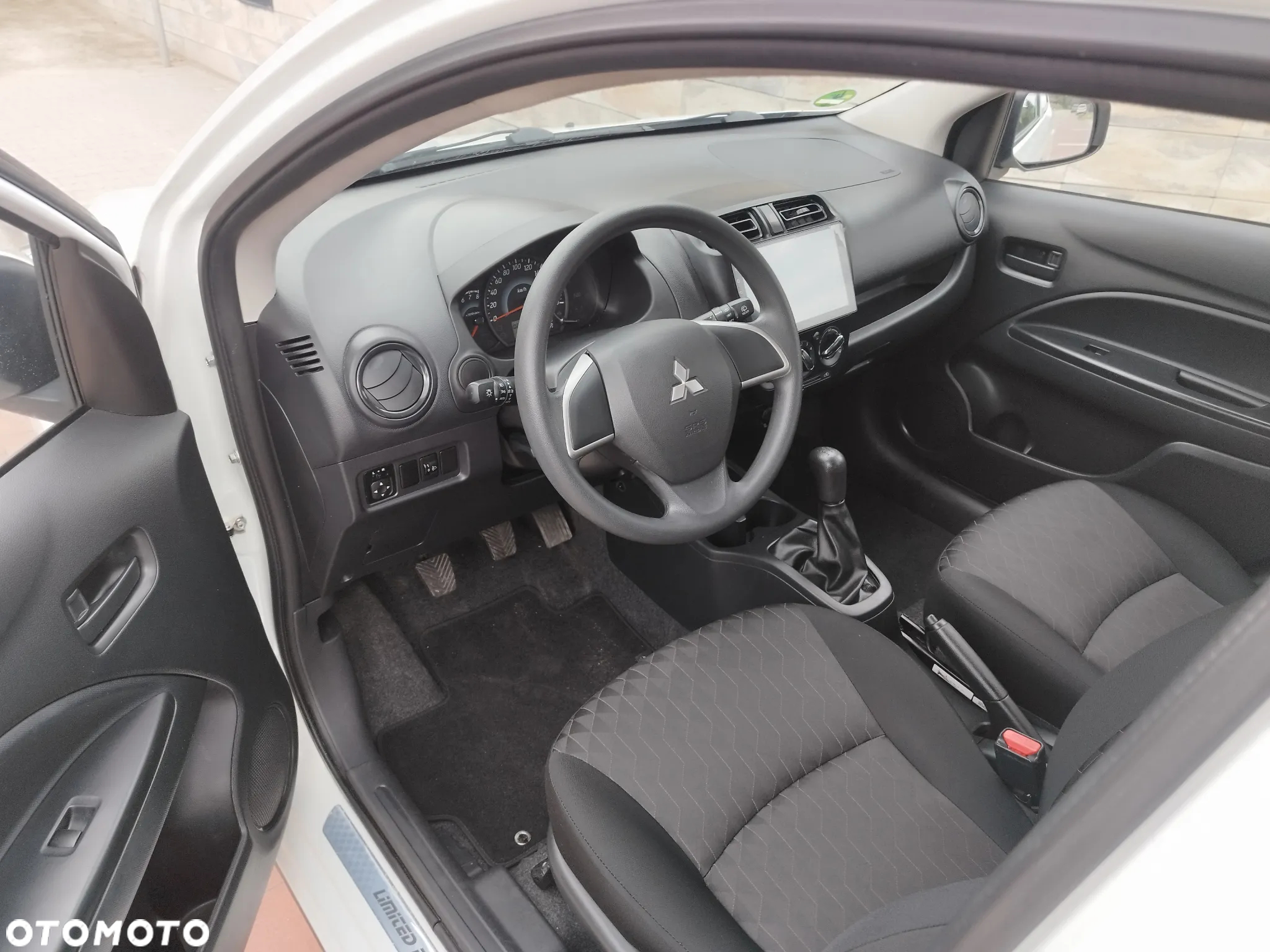 Mitsubishi Space Star 1.0 Clear Tec Plus - 12