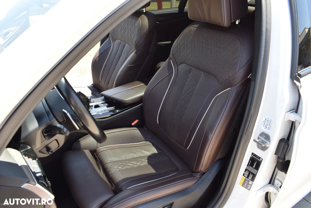 BMW Seria 5 530e Aut. - 10