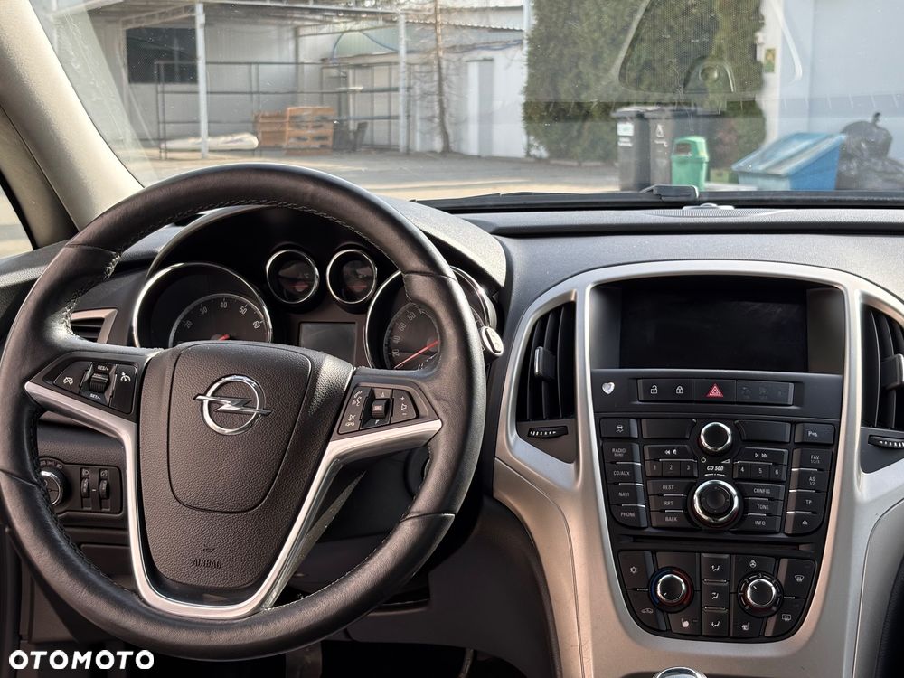 Opel Astra 1.4 T Enjoy S&S - 10