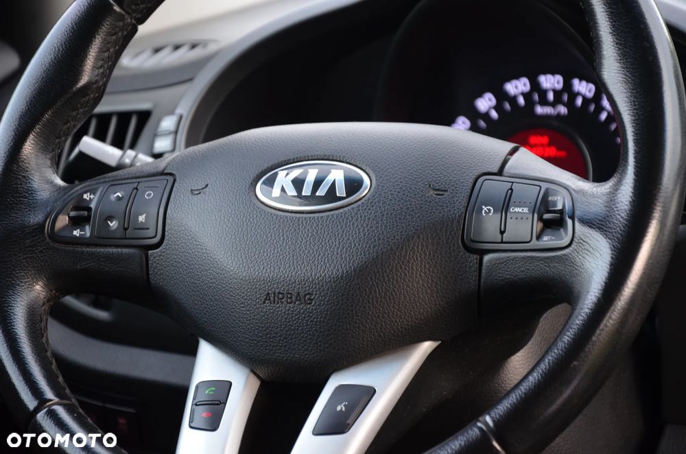 Kia Sportage 1.7 CRDI 2WD ISG Dream-Team Edition - 26