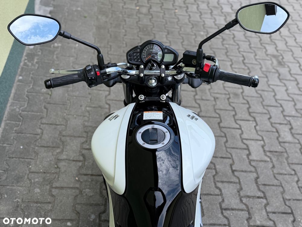 Suzuki Gladius - 18