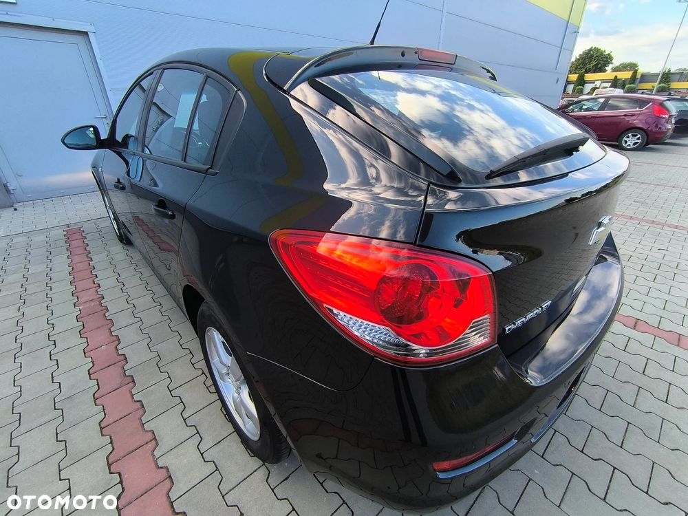 Chevrolet Cruze 1.6 LS - 13