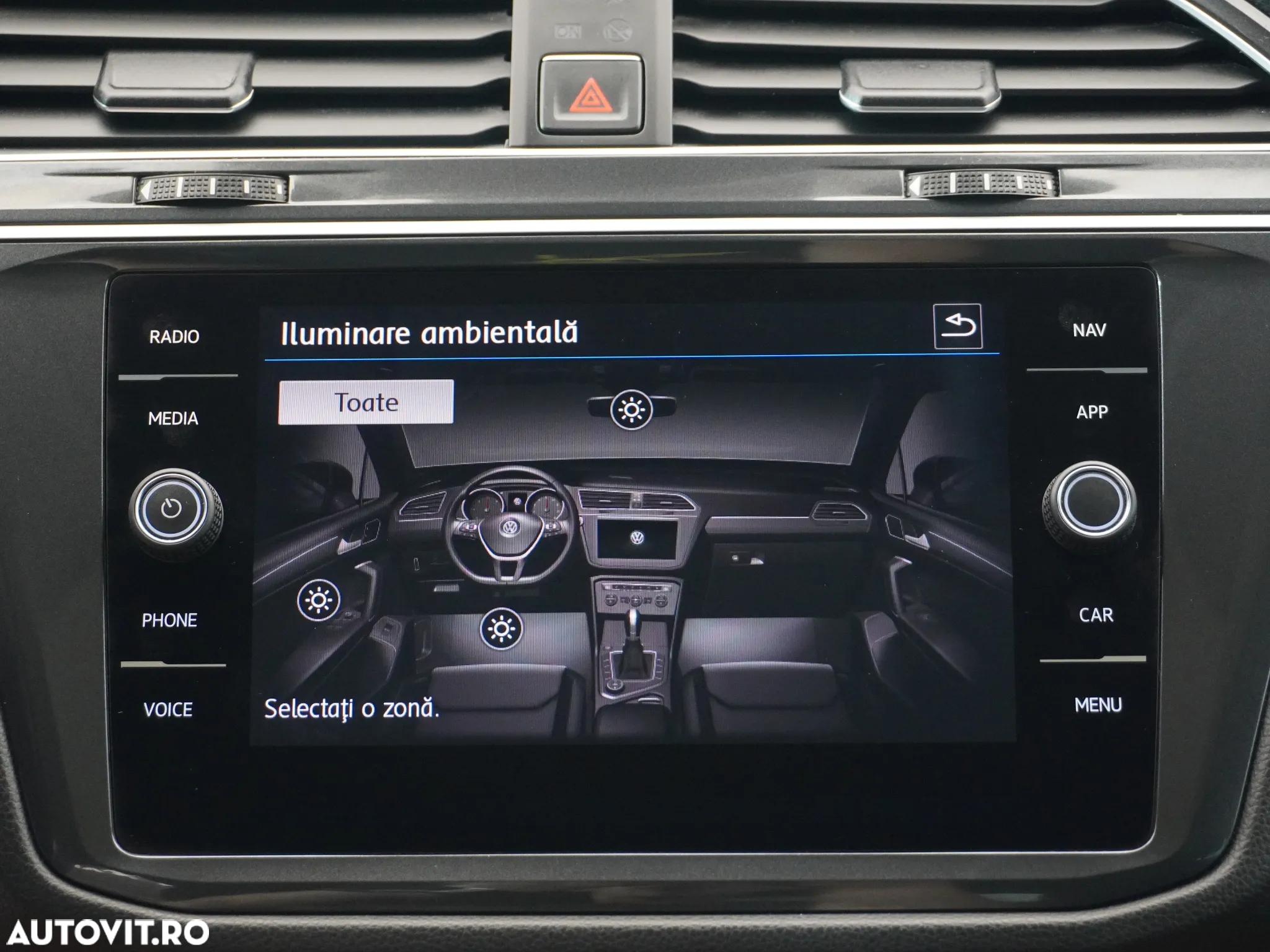 Volkswagen Tiguan 2.0 TDI SCR DSG Elegance - 32