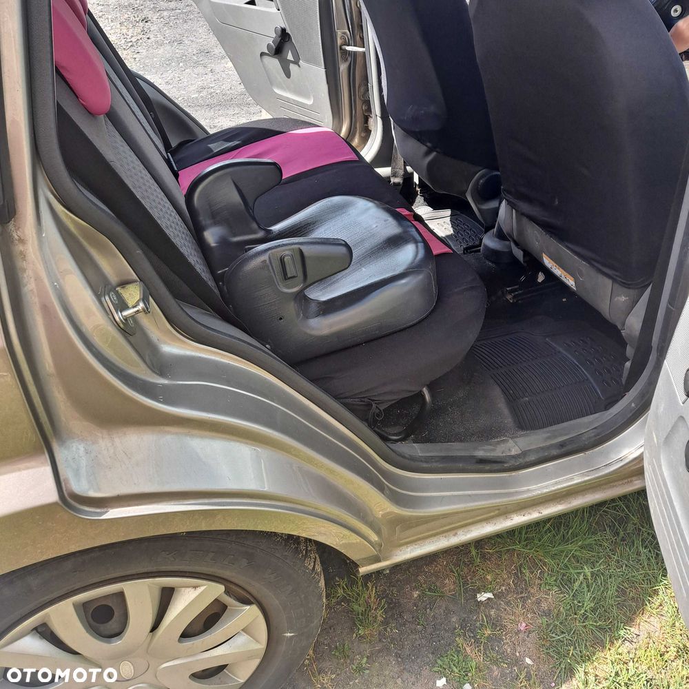 Ford Fusion - 2