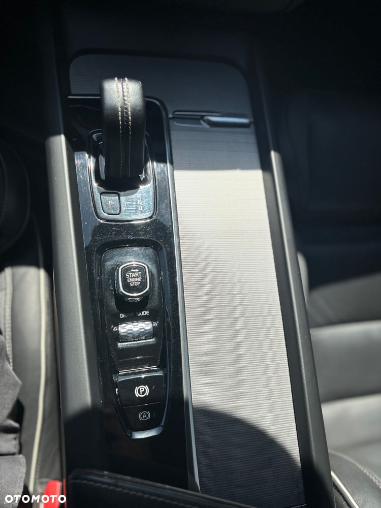 Volvo XC 60 B5 D AWD R-Design - 7