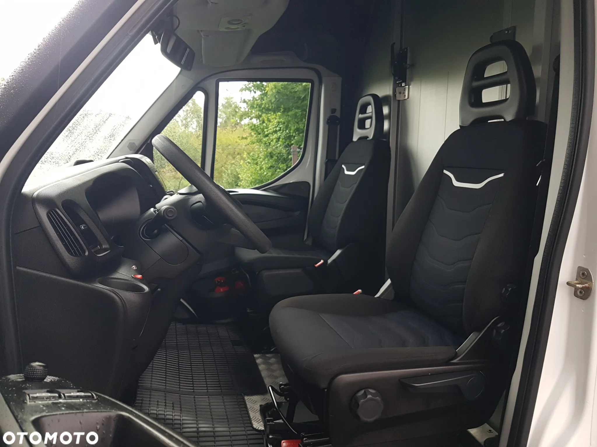 Iveco DAILY KONTENER NISKOPODŁOGOWY 4,43x2,23x2,42 SKLEP FOODTRUCK BAR KLIMA KONIOWÓZ KAMPER - 7