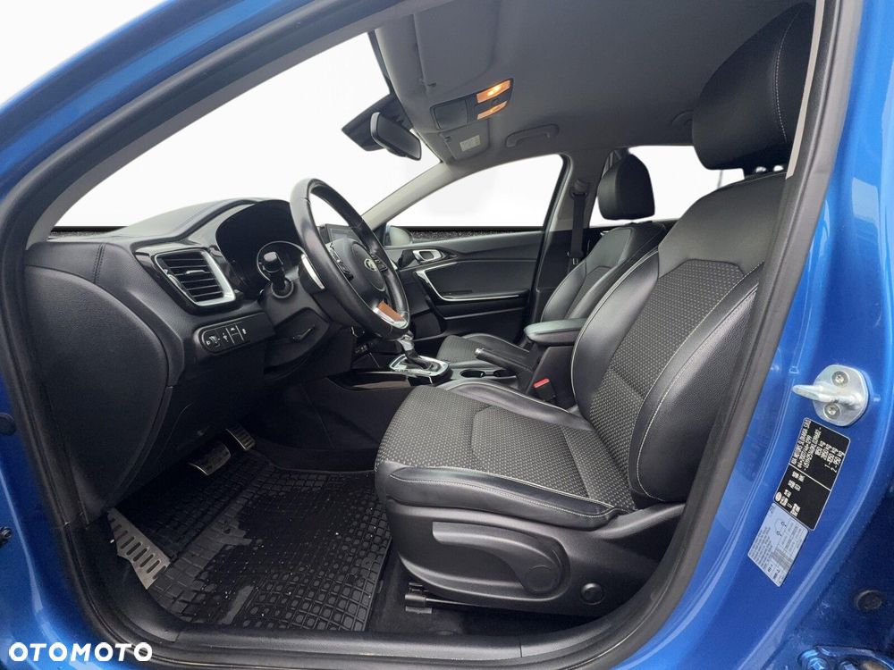 Kia Ceed - 21
