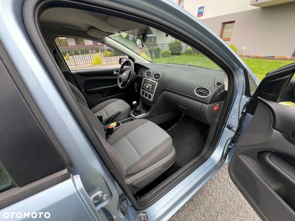 Ford Focus 1.8 TDCi Ambiente - 8