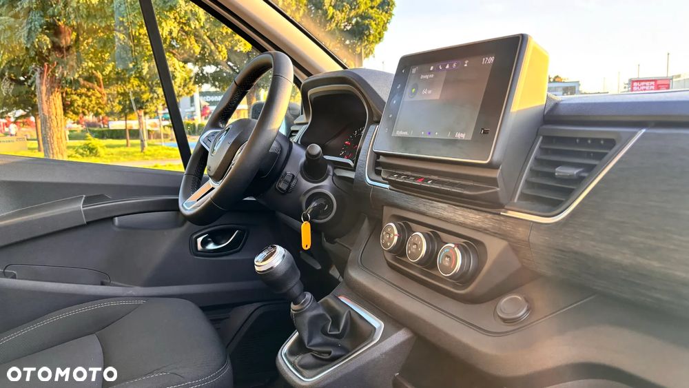 Renault Trafic - 13