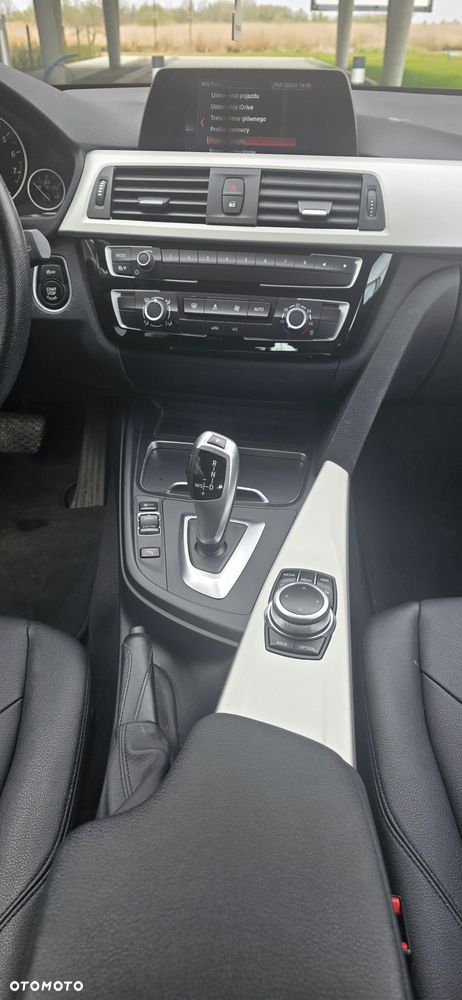 BMW Seria 3 318i GPF Advantage - 16