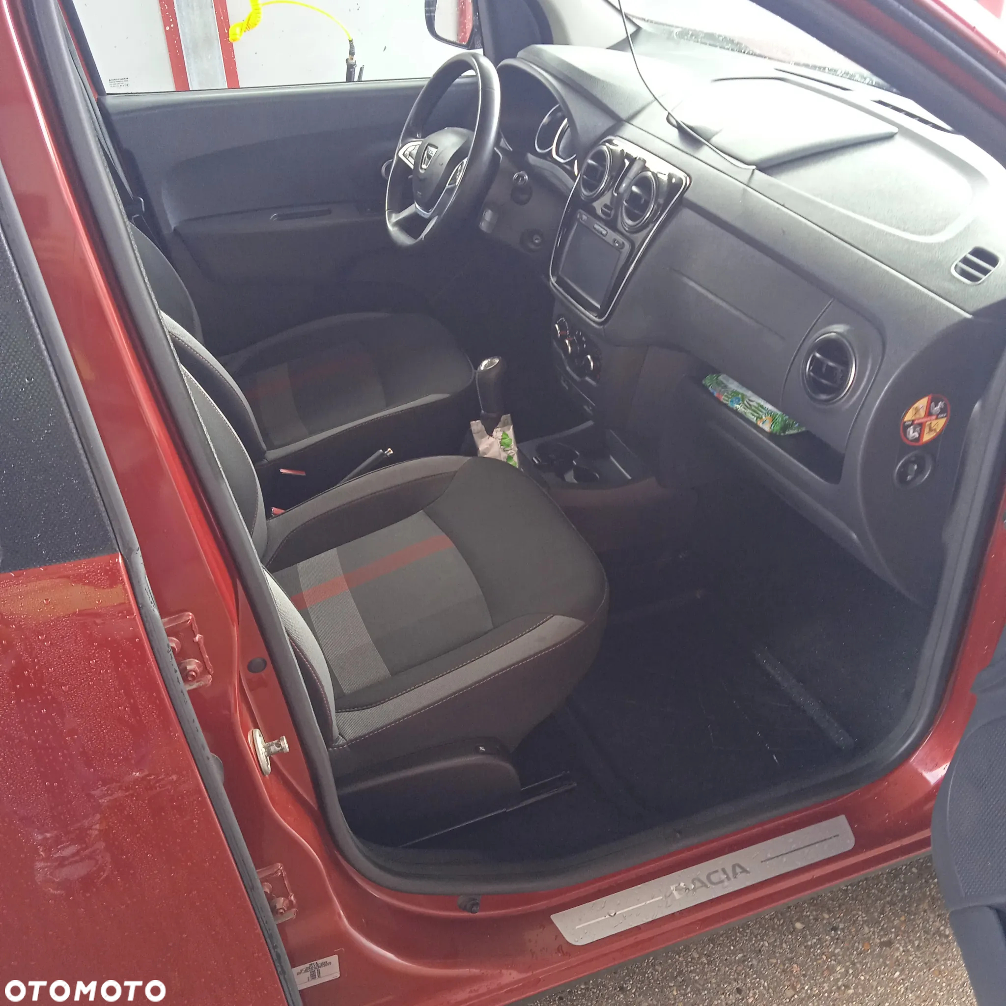 Dacia Lodgy 1.6 SCe Stepway S&S - 9
