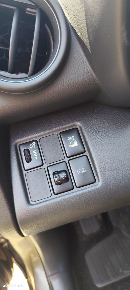 Toyota RAV4 2.2L D-CAT A/T Executive - 8