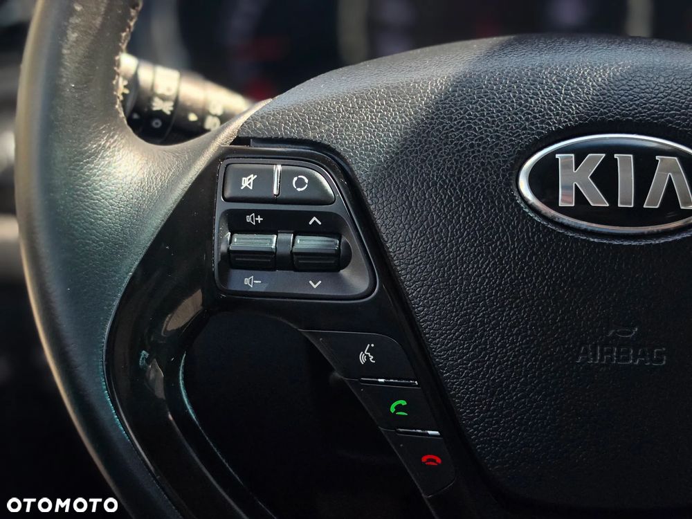 Kia Ceed - 32