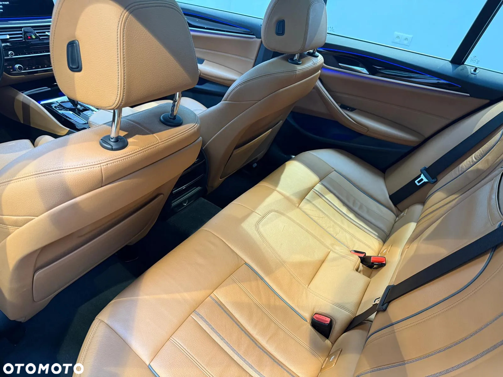 BMW Seria 5 520d xDrive Touring M Sport Edition - 16