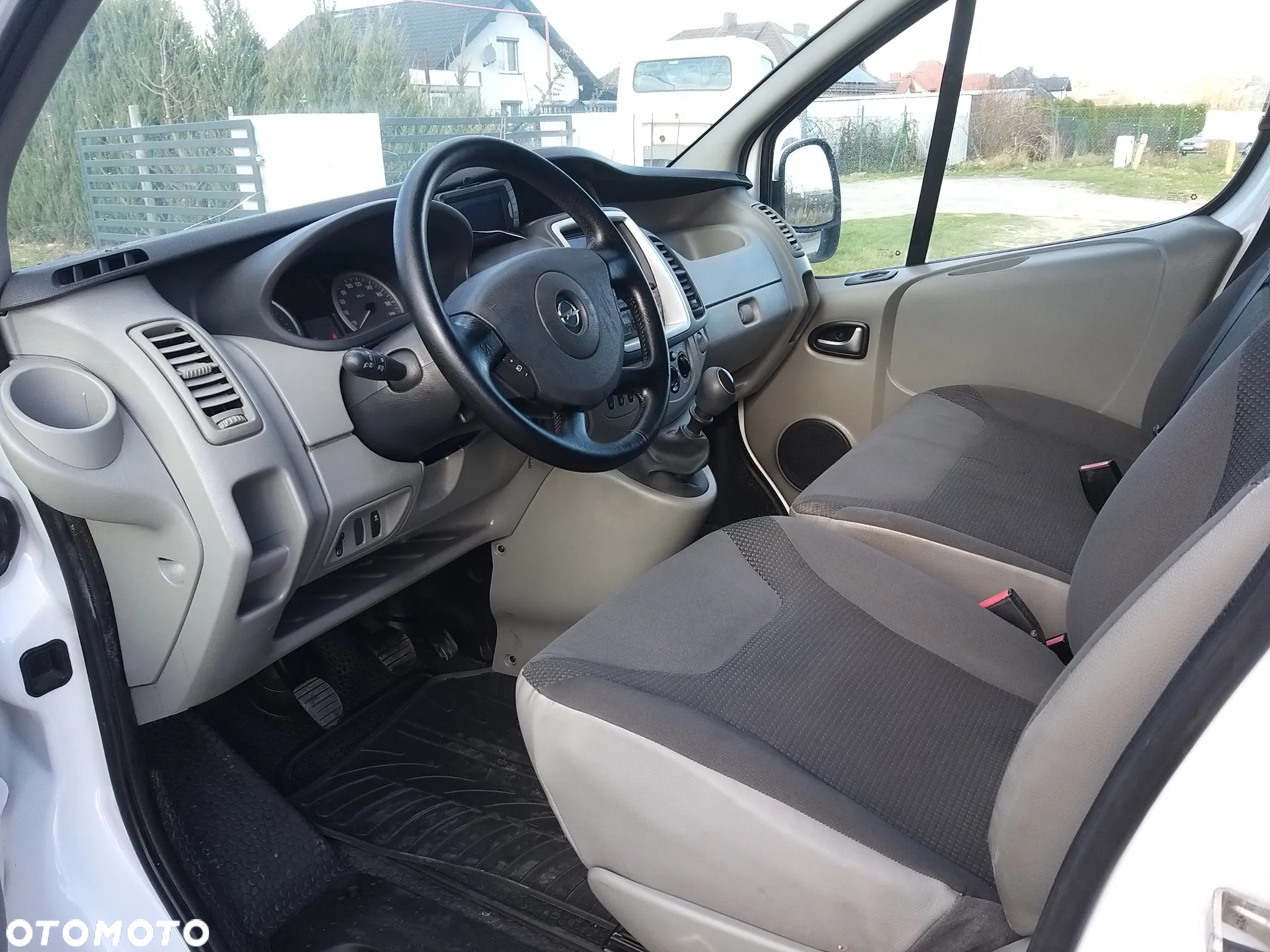 Opel Vivaro - 8