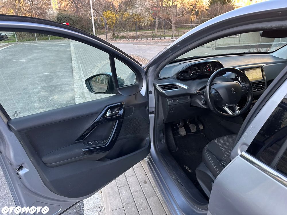 Peugeot 208 1.5 BlueHDi Allure S&S - 13