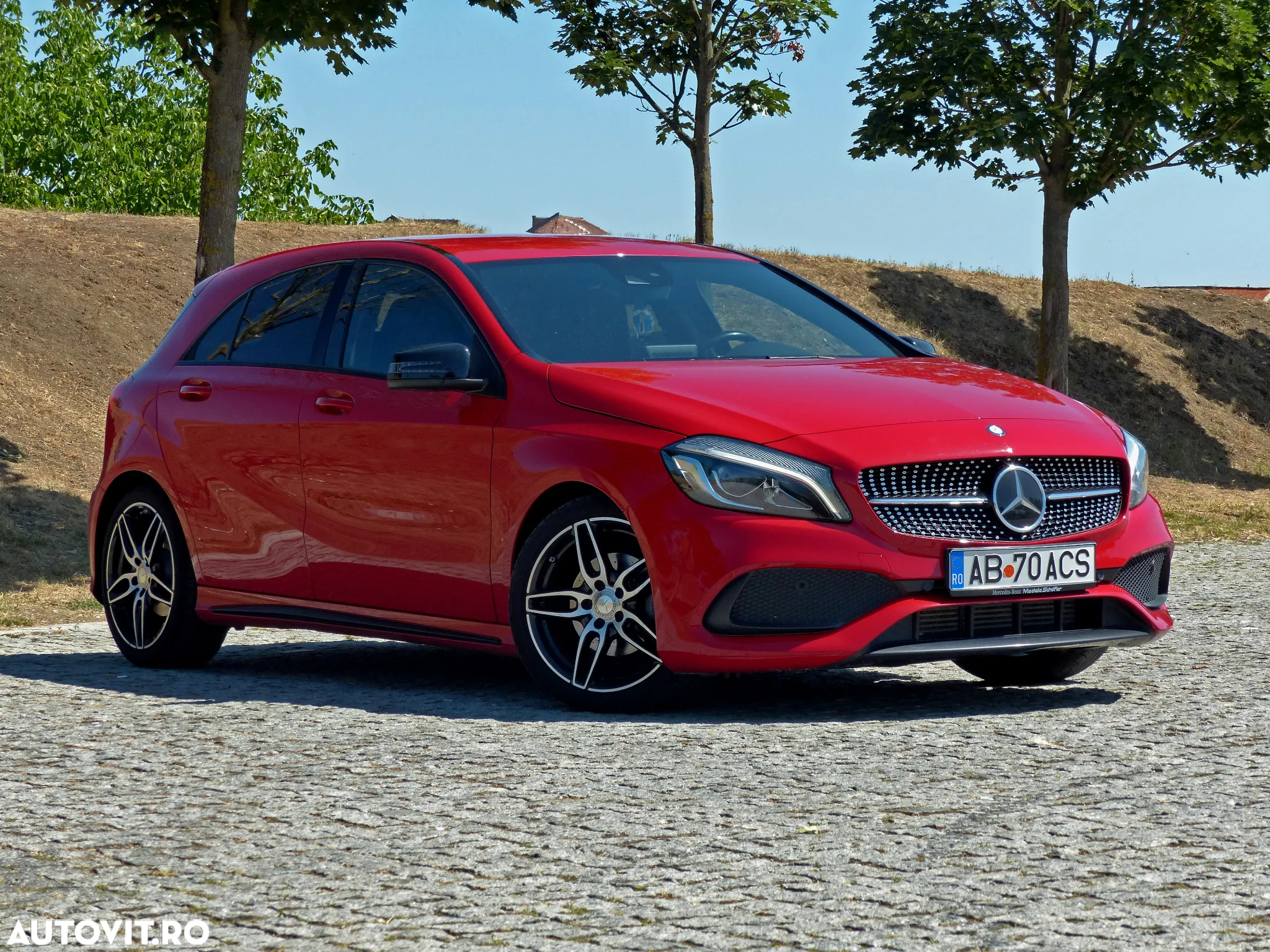 Mercedes-Benz A 180 7G-DCT AMG Line - 2