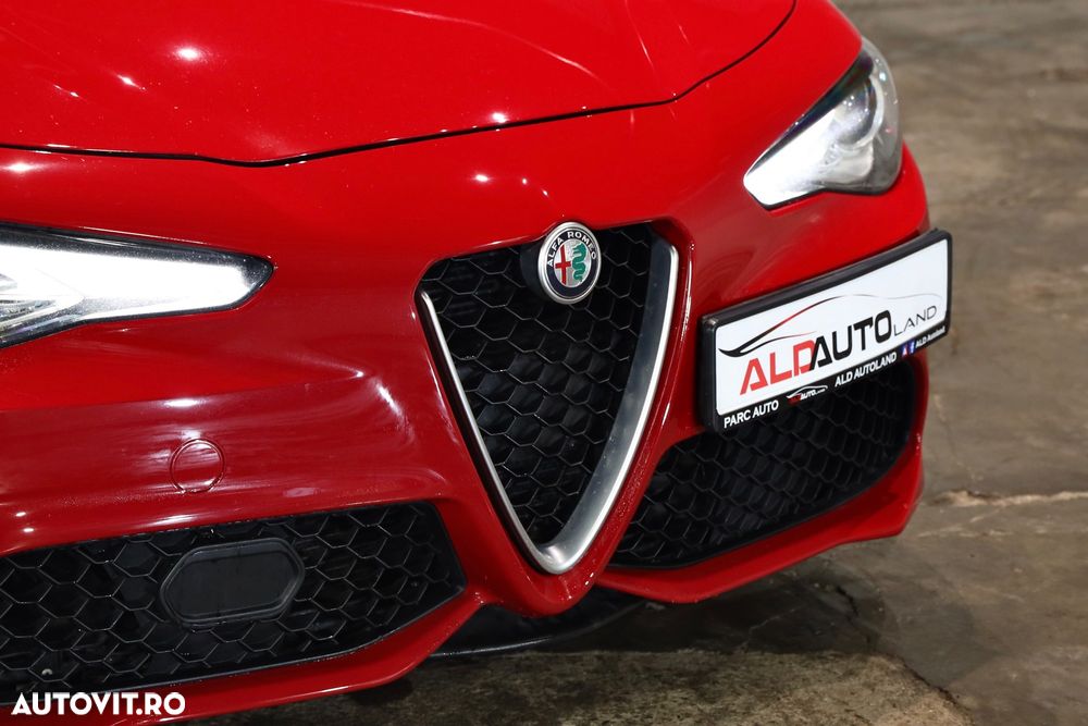Alfa Romeo Giulia 2.2 AT8-Q4 Veloce - 30