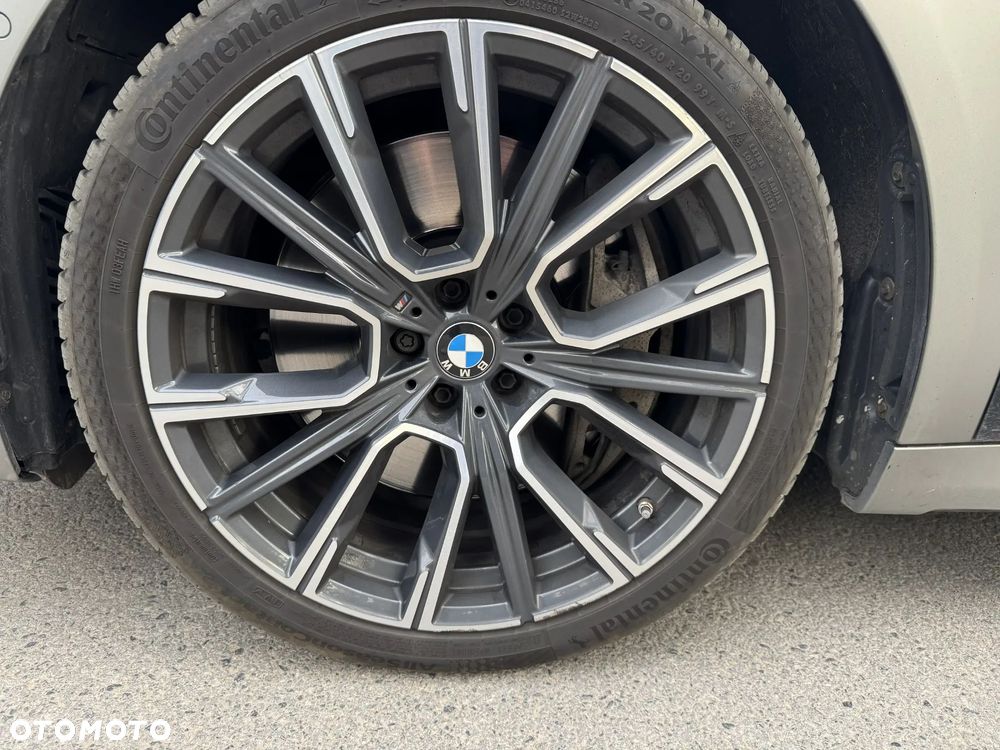 BMW Seria 7 750i xDrive - 14