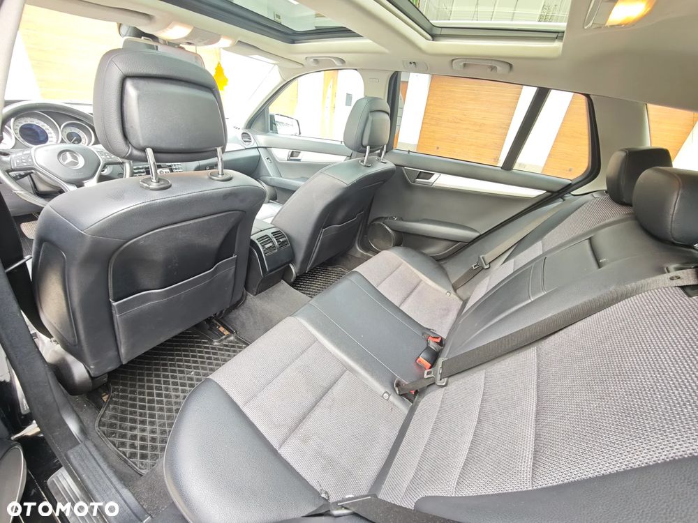 Mercedes-Benz Klasa C 250 CDI DPF (BlueEFFICIENCY) 7G-TRONIC Avantgarde - 23