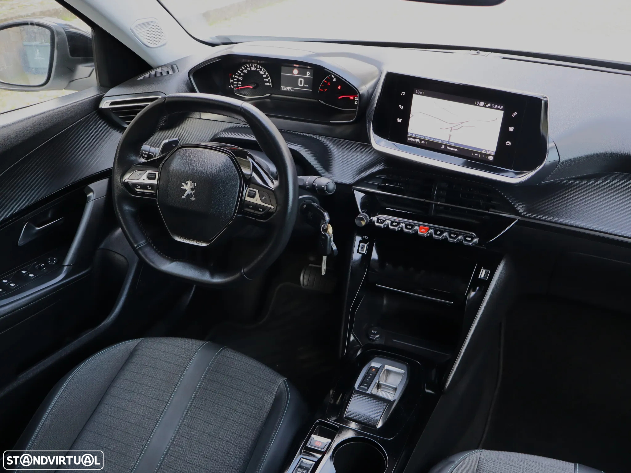 Peugeot 2008 1.5 BlueHDi Allure EAT8 - 33