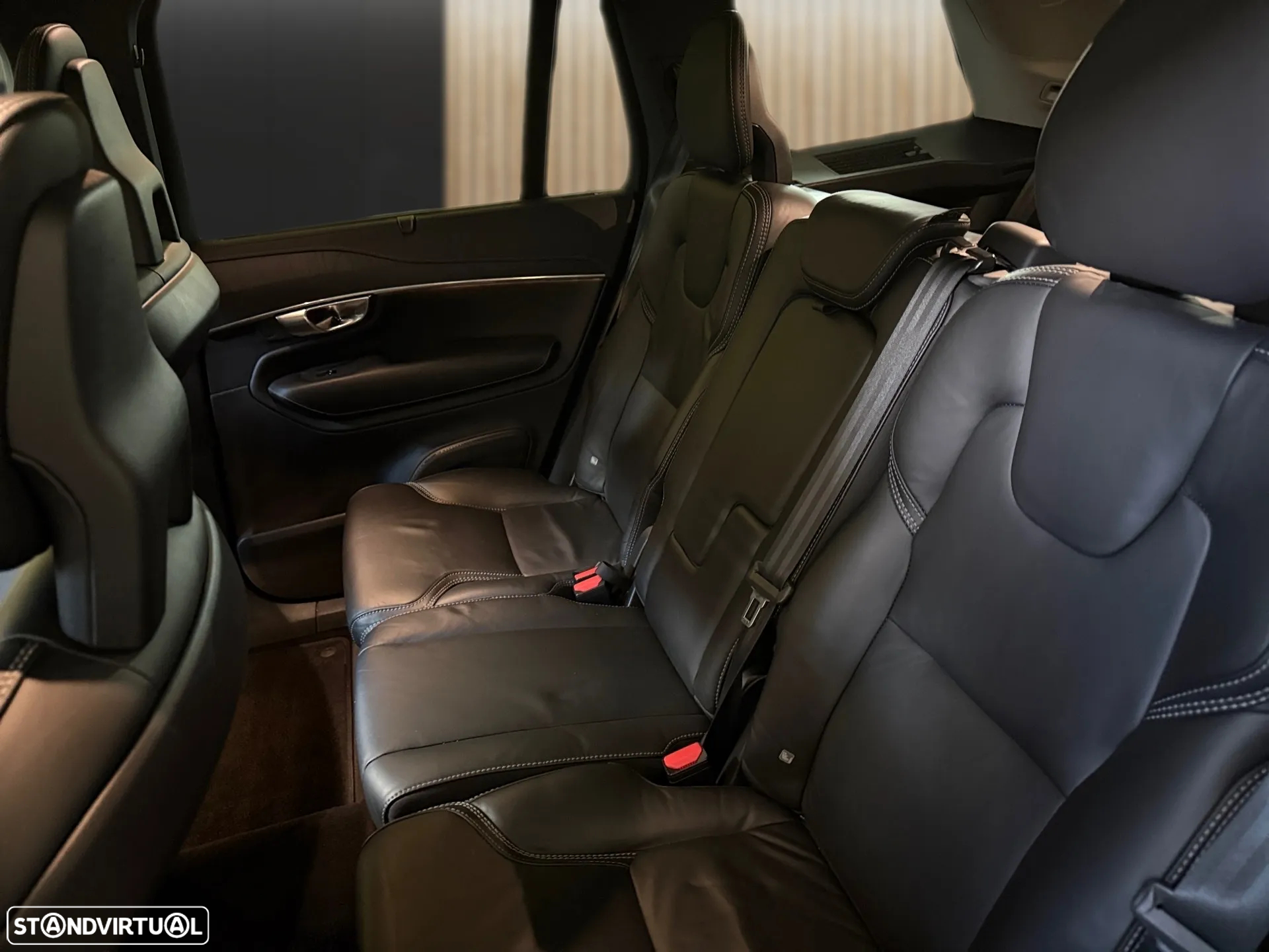 Volvo XC 90 2.0 B5 Inscription AWD - 11