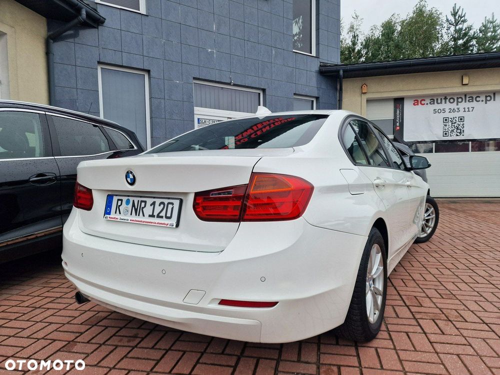 BMW Seria 3 320d xDrive - 15