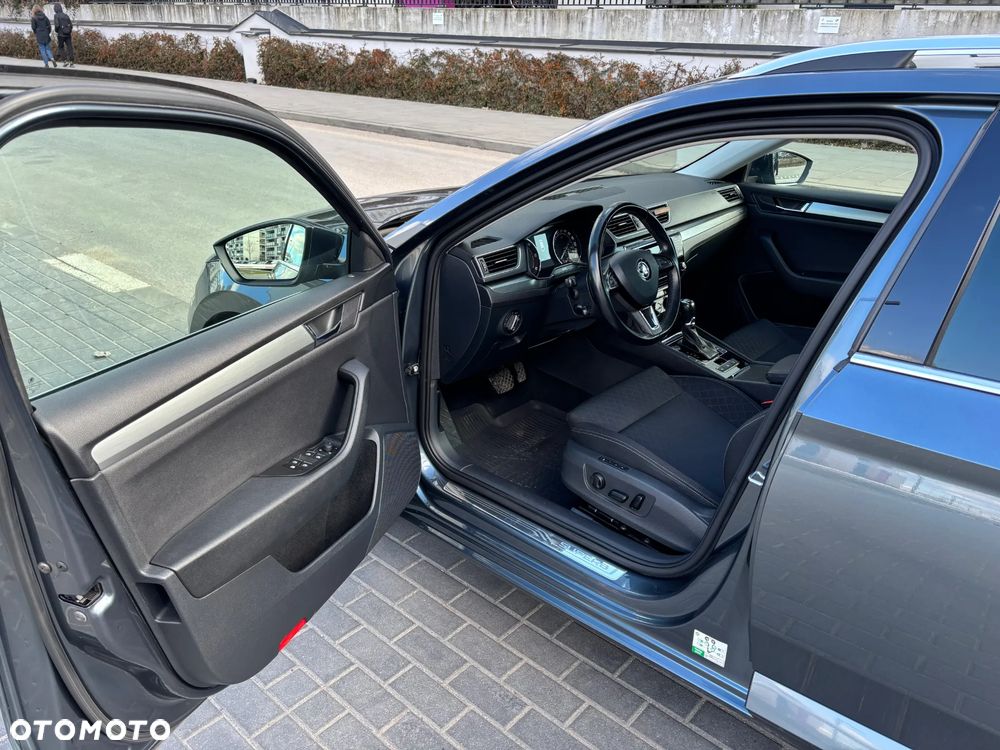 Skoda Superb 2.0 TDI DSG Style - 23