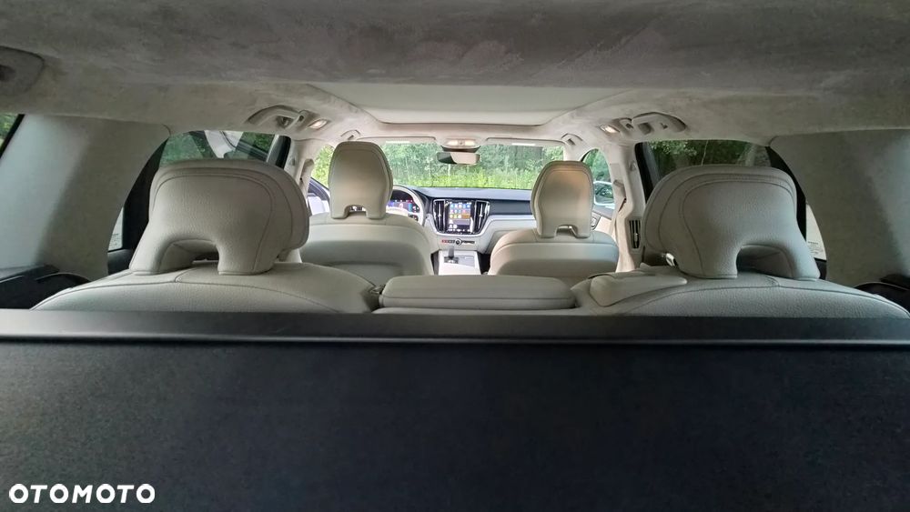 Volvo V60 Cross Country Plus B5 B AWD - 10