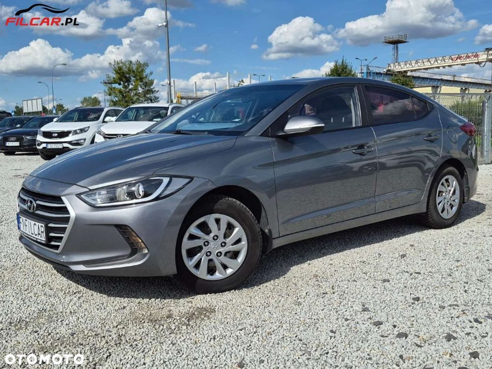 Hyundai Elantra - 18