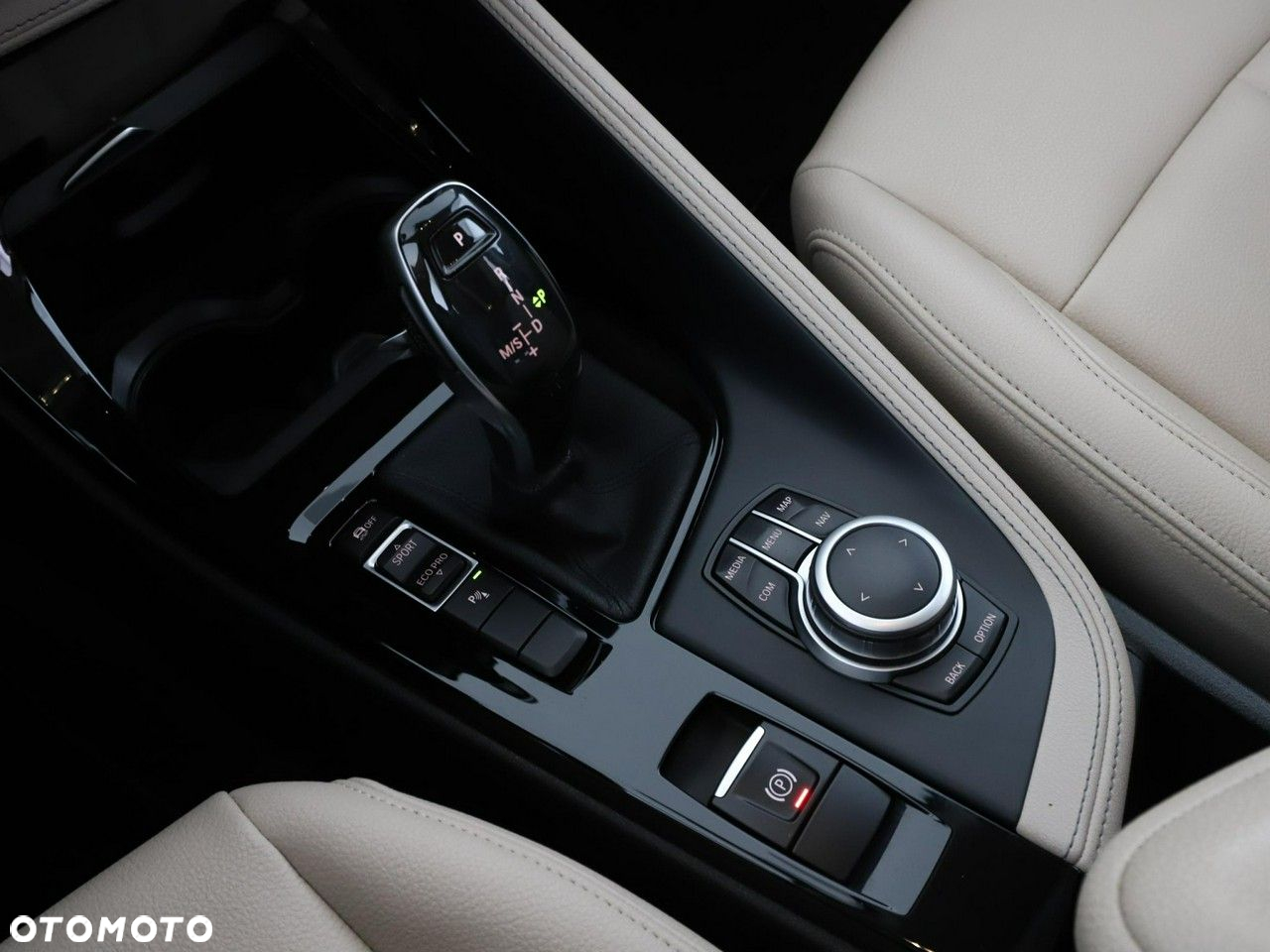 BMW X1 sDrive18d xLine - 30