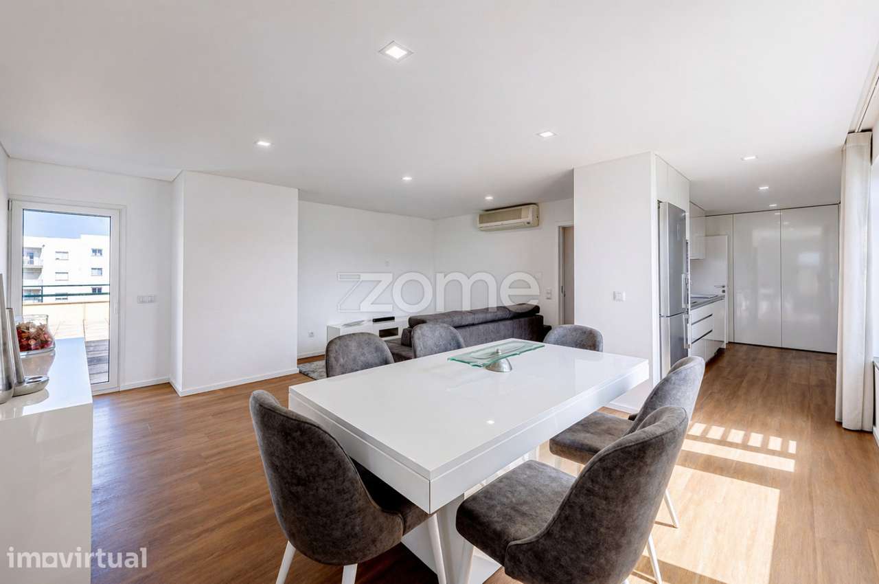 Apartamento T2 com Terraço Privativo de 100m² e Vista Mar - Grande imagem: 5/35