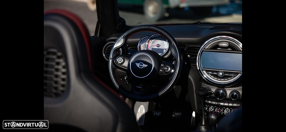 MINI Cabrio John Cooper Works - 26