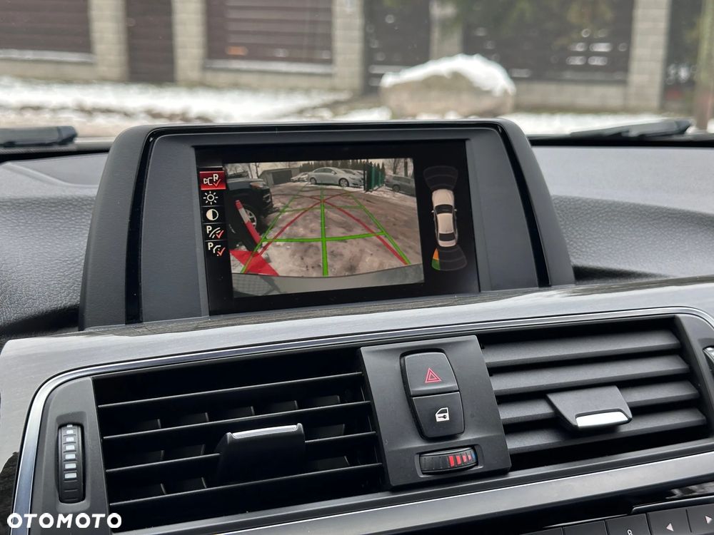 BMW Seria 3 328i xDrive Sport-Aut - 22