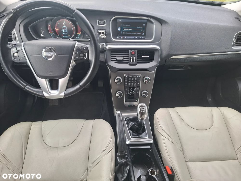 Volvo V40 D2 Momentum - 13