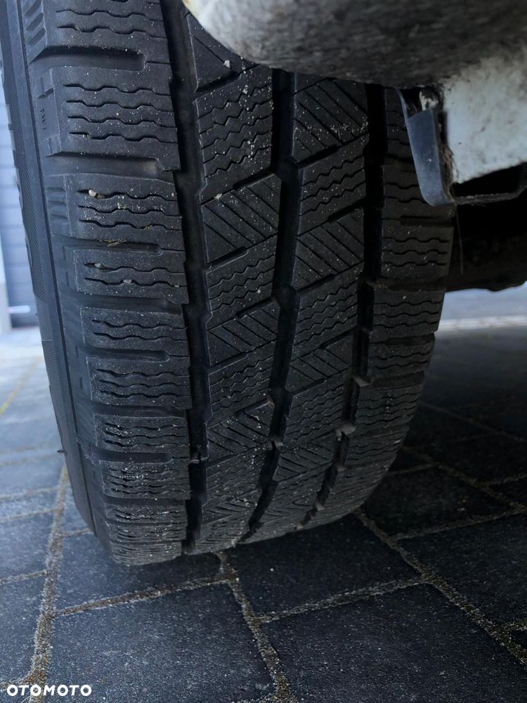 Mercedes-Benz Sprinter - 12