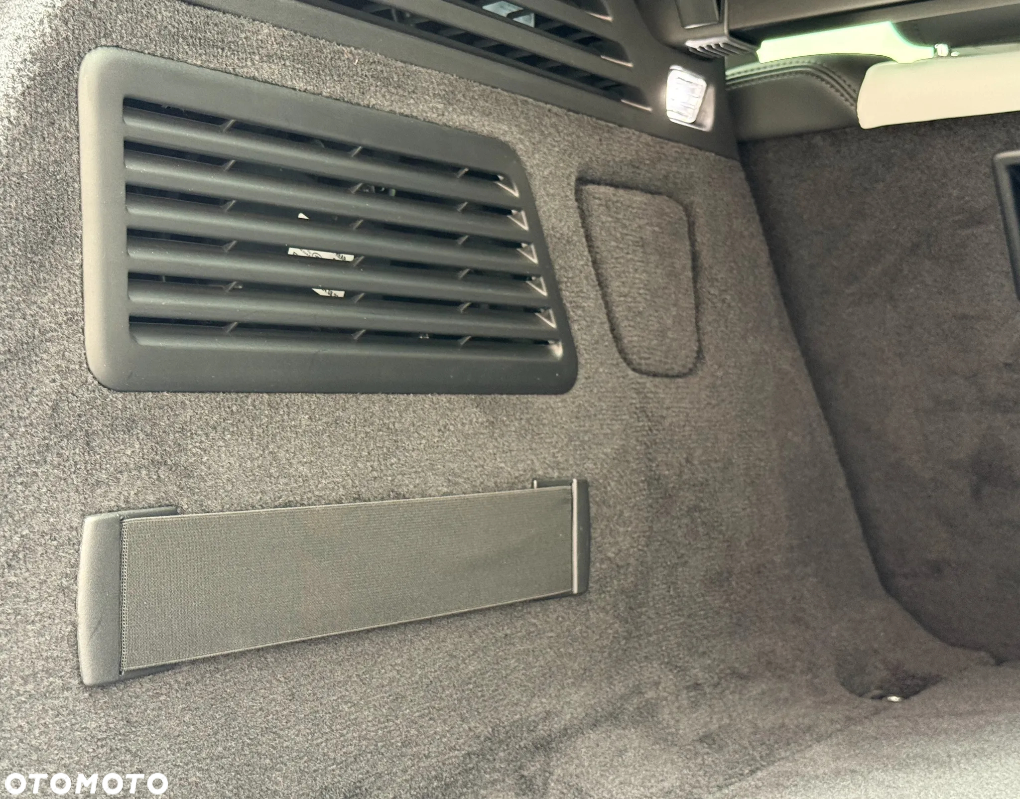 Land Rover Range Rover Sport D350 Autobiography - 16