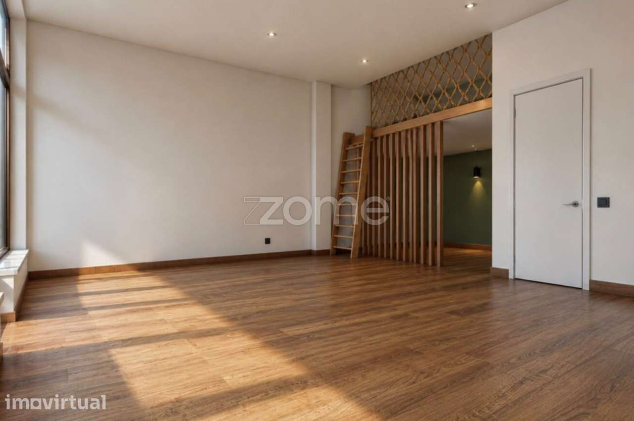 Loja com Potencial para T0 à Venda no Bairro do Liceu, Aveiro - Grande imagem: 3/18