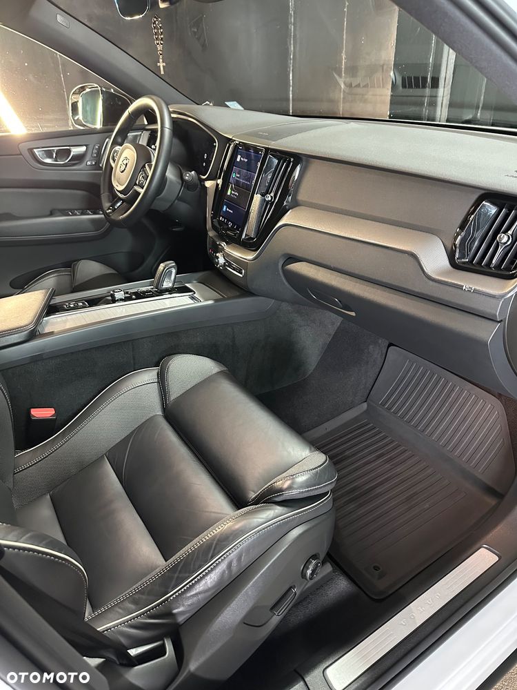 Volvo XC 60 B5 B AWD R-Design - 5