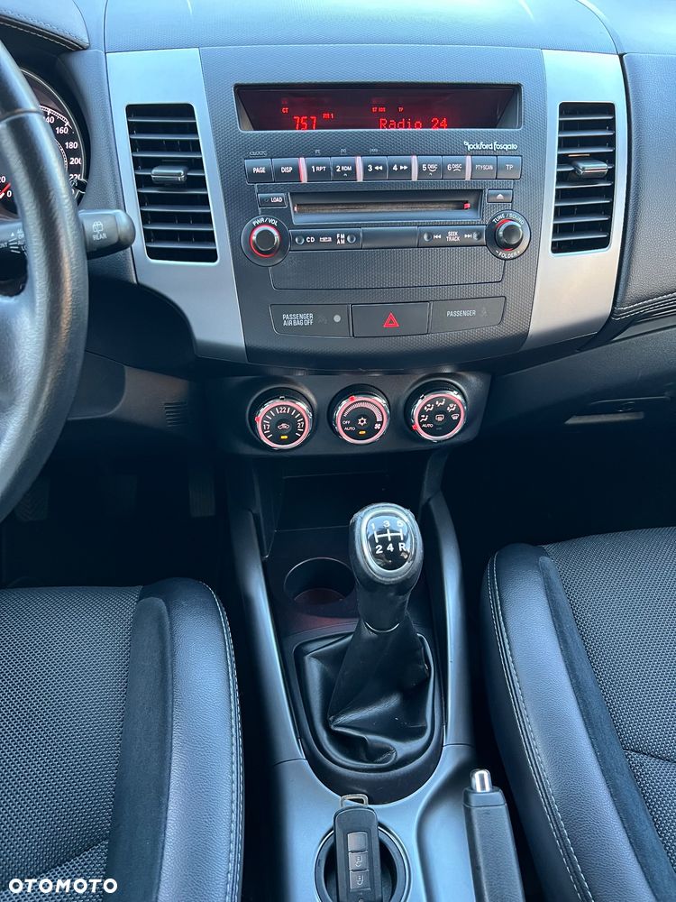 Mitsubishi Outlander 2.0 Intense 2WD - 12
