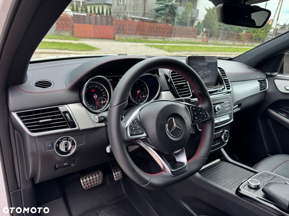 Mercedes-Benz GLE - 25
