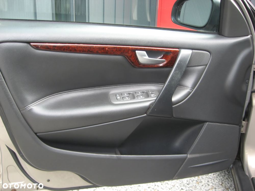 Volvo V70 2.4 Summum - 23