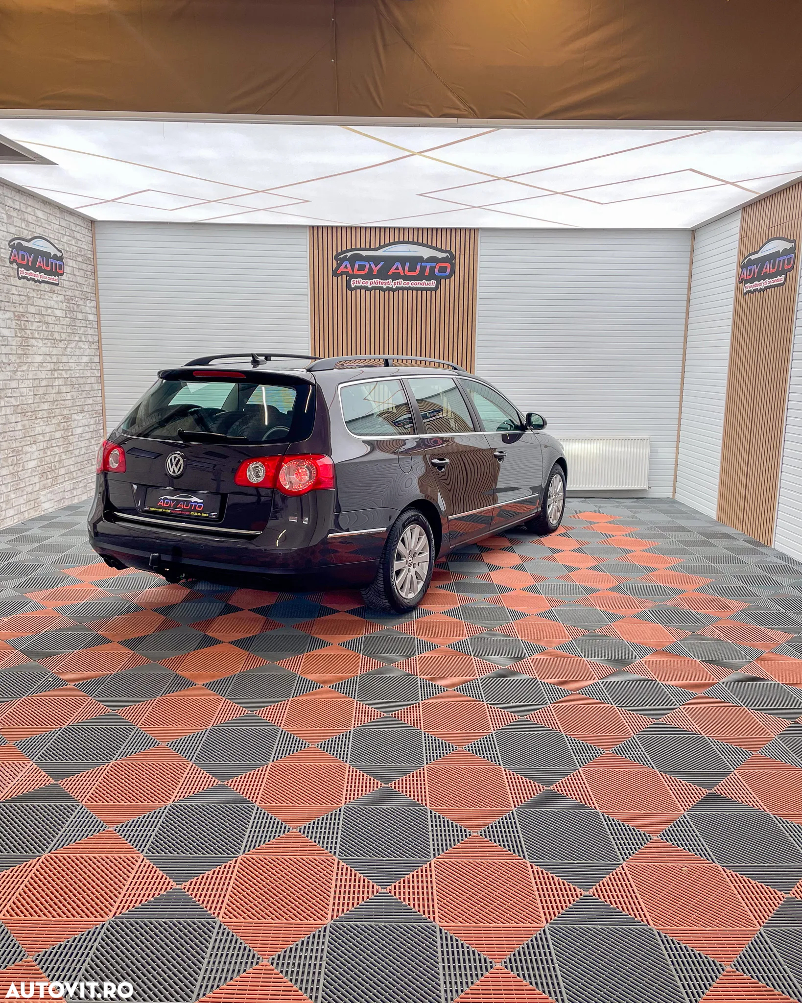 Volkswagen Passat Variant 2.0 Blue TDI DSG SCR Trendline - 4