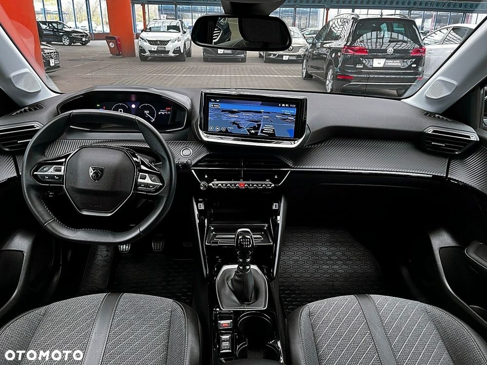 Peugeot 208 - 14